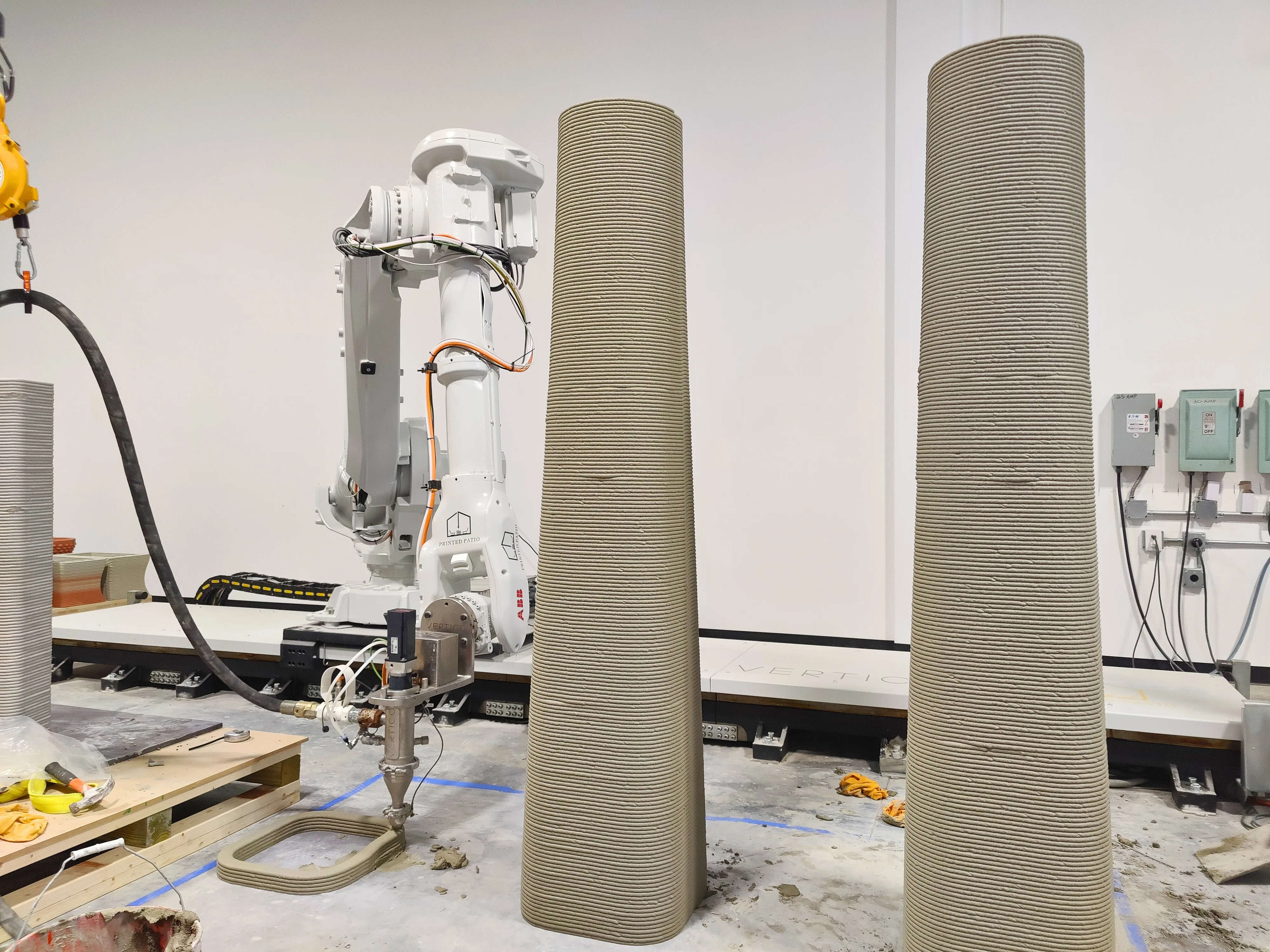 Concrete columns being 3D printed at Printera’s facility